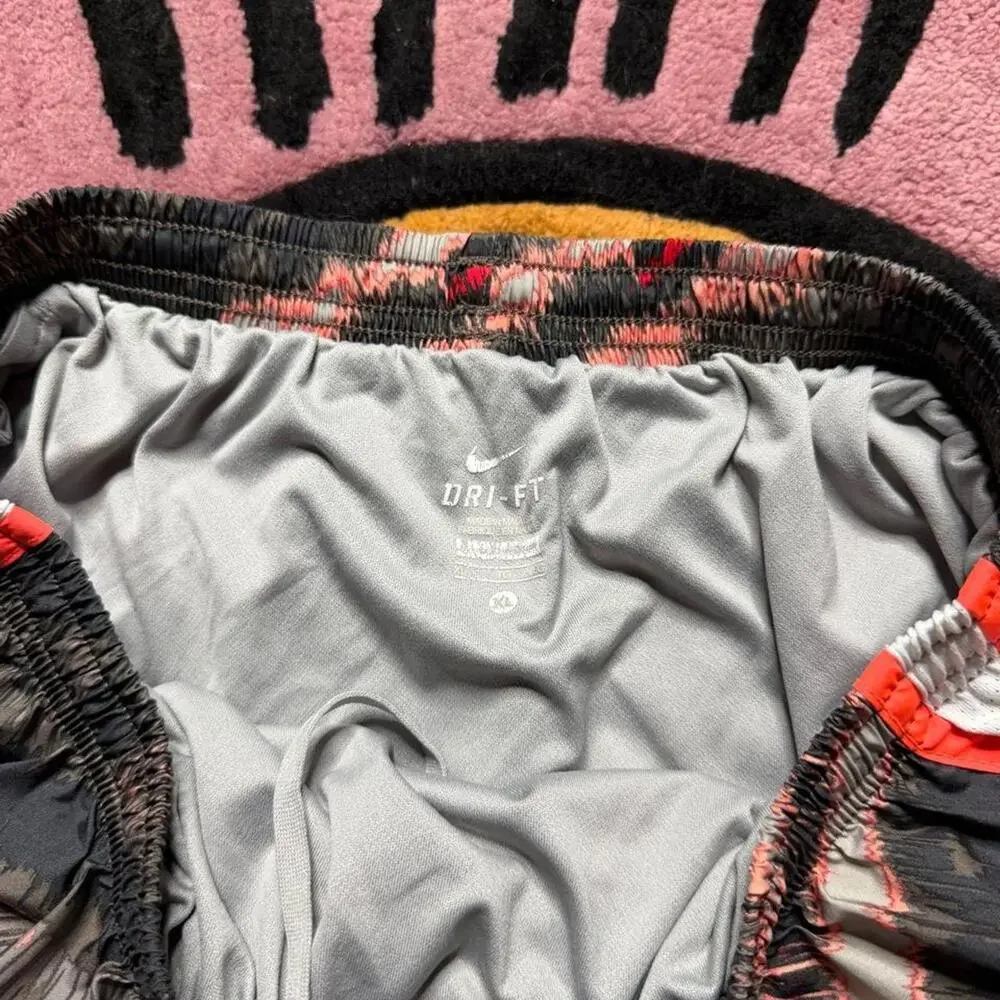 Nike Dri-Fit Embroidered Mini Swoosh Tempo Running Shorts Size XL Women's